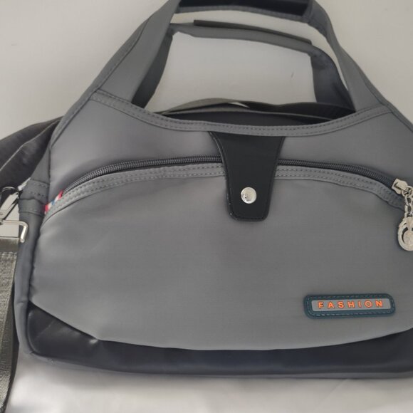NWT Nineteen O.5 Anti-theft Sporty Hand Bag Multiple Sections Nylon Gray Color - Picture 15 of 16
